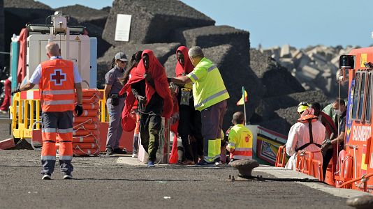 Imagen de archivo de varios migrantes trasladados al sur de El Hierro tras ser rescatados