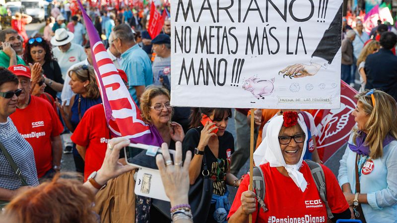 El Gobierno recurrirá de nuevo a un préstamo y la 'hucha' de las pensiones para pagar la extra de Navidad