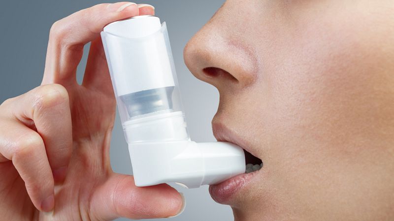 Un estudio atribuye a las hormonas la mayor incidencia de asma entre las mujeres