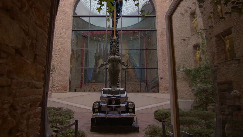 El Teatre-Museu Dalí a Figueres: arts dins i fora l'edifici