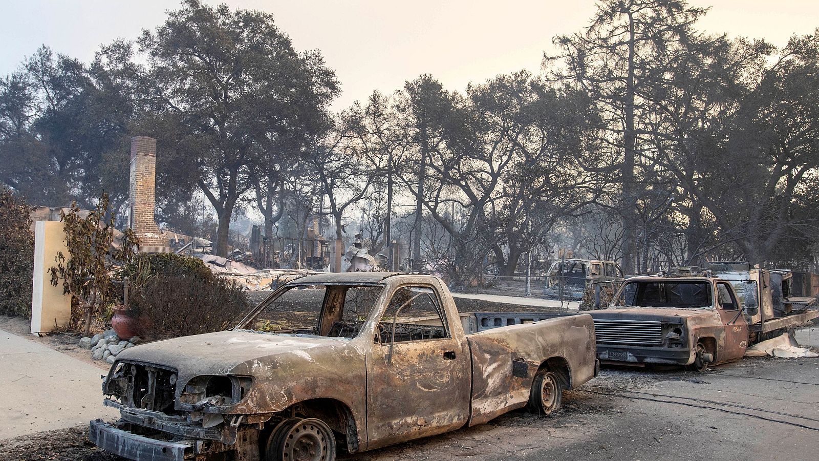 El fuego devora Los Ángeles - Telediario 2 | Ver