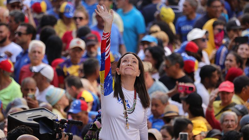 La oposición denuncia la detención de Corina Machado tras reaparecer en una marcha contra Maduro en Caracas