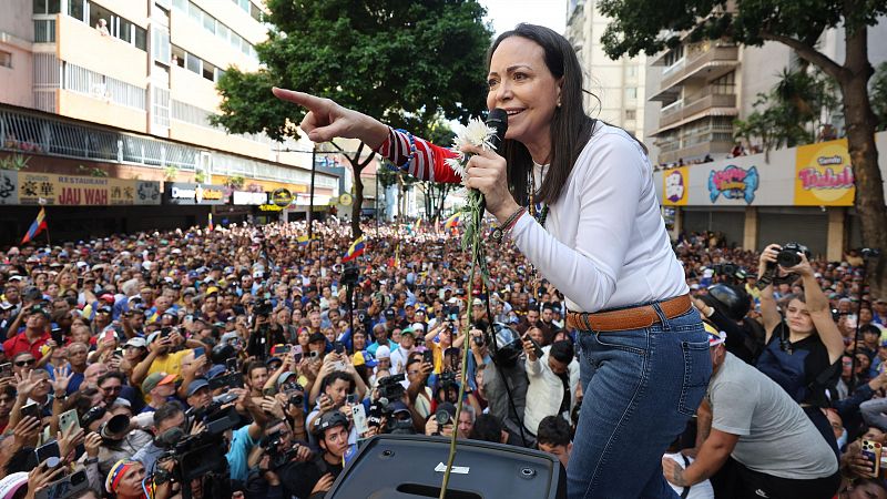 La opositora venezolana María Corina Machado dice que está en un "lugar seguro" tras pasar más de una hora detenida