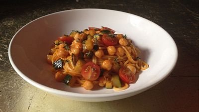 Cigrons saltats amb pasta, la recepta r�pida d'Ada Parellada