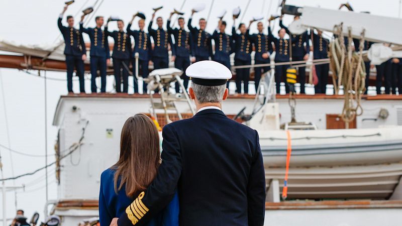 Los reyes despiden a la princesa Leonor, que se embarca en el Juan Sebastián de Elcano para seguir con su formación