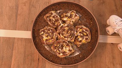 Rolls de pralin con mermelada de mango y fruta de la pasin