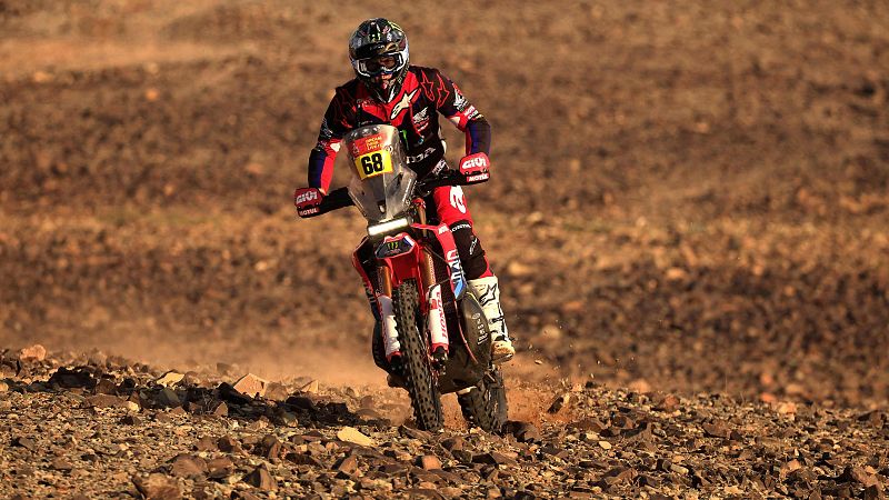 Tosha Schareina le recorta tres minutos y medio a Sanders en la etapa 8 del Dakar