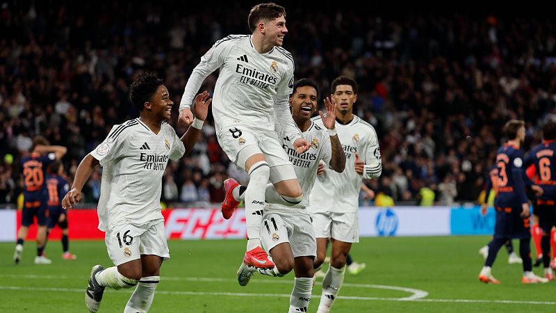 El Real Madrid doblega al Celta con polémica y tres goles liberadores en la prórroga