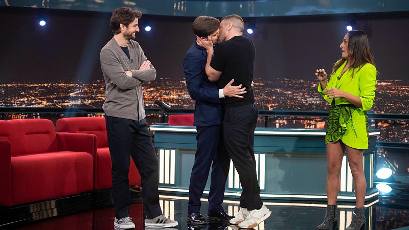 Cómo les ha cambiado la vida a los protagonistas de 'Machos Alfa', hasta cuando viajan al extranjero