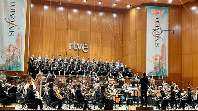 Luis Cobos entregar a la Orquesta y Coro RTVE el Premio Amigos de Honor de AIE