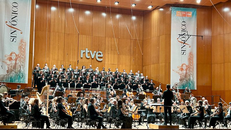 Luis Cobos entregará a la Orquesta y Coro RTVE el Premio Amigos de Honor de AIE