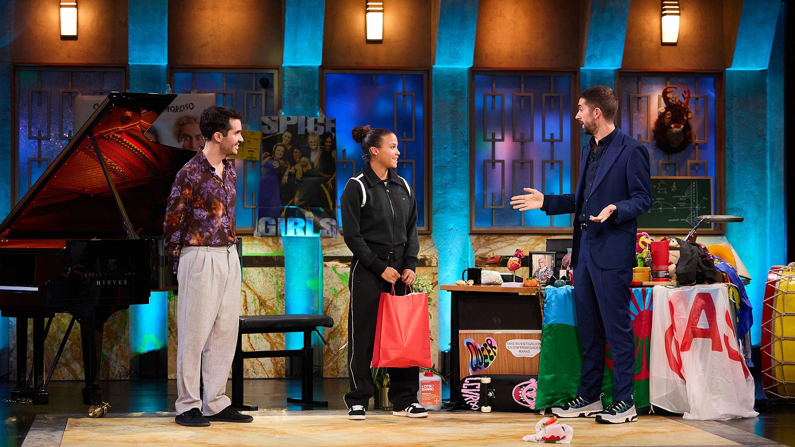 La Revuelta - Juan Floristán y Vicky López - ver ahora