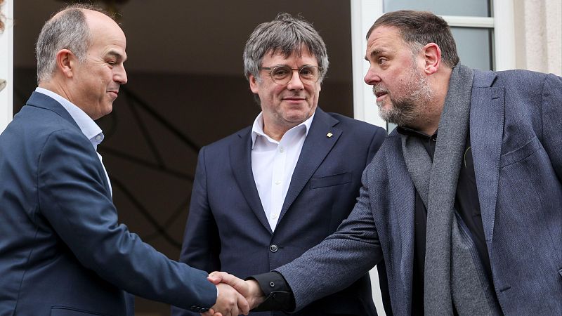 Puigdemont y Junqueras se reúnen por primera vez desde que recuperaron sus cargos al frente de Junts y ERC