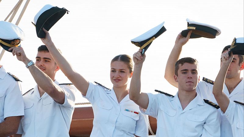 La princesa Leonor llega a Tenerife a bordo del buque escuela Elcano