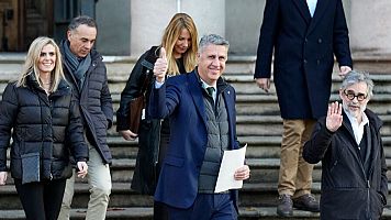 Xavier Garca Albiol abandona l'Audincia de Barcelona desprs de rebre la sentncia del judici per les antenes de telefonia installades en 2012 en el municipi. EFE/ Alejandro Garca