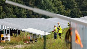 Construccin de una planta solar en Petershagen, Alemania