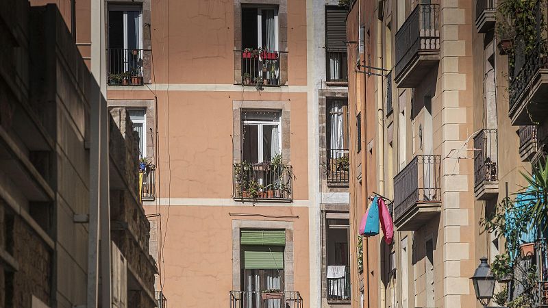 La compravenda d'habitatges modera el seu creixement al novembre amb un increment del 16,5%