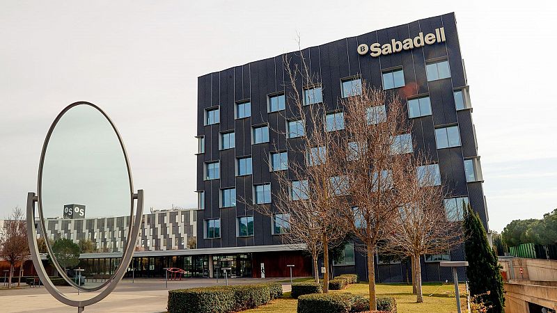 Banco Sabadell regresar a Catalua siete aos despus y en plena opa del BBVA