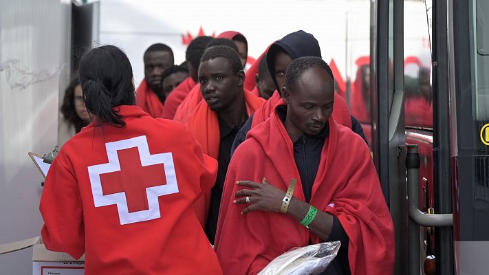 Ms de 800 personas han sido rescatadas en las ltimas horas a bordo de 12 cayucos