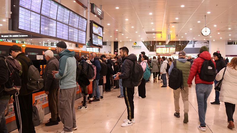 Resum de notícies a Catalunya del 23 de gener del 2025 | Resignació entre els usuaris de Rodalies, Avant i Mitja Distància per l'encariment dels abonaments