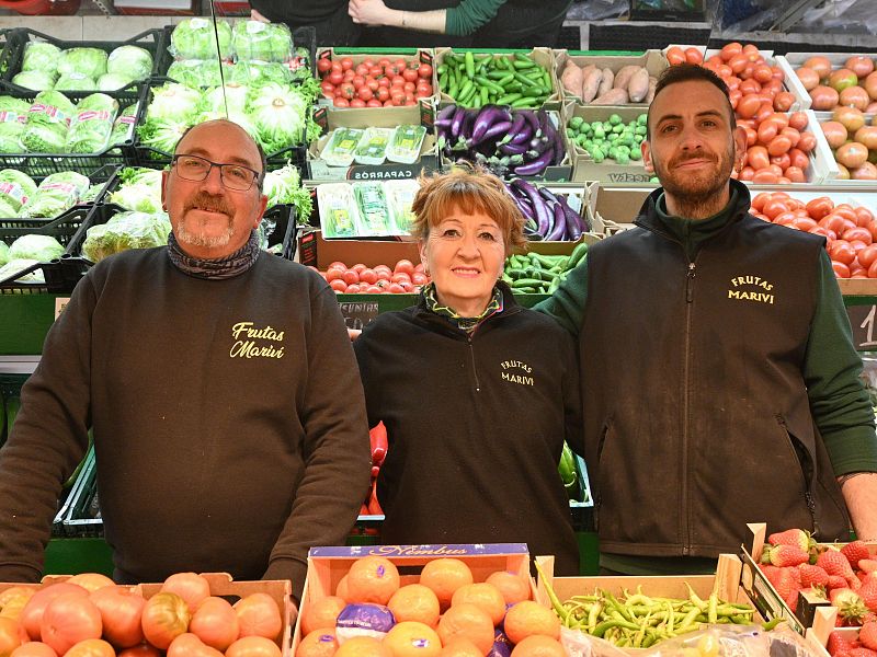 El trabajo detrás de los dulces y la fruta que compras: “Nos levantamos a las 4 de la mañana”