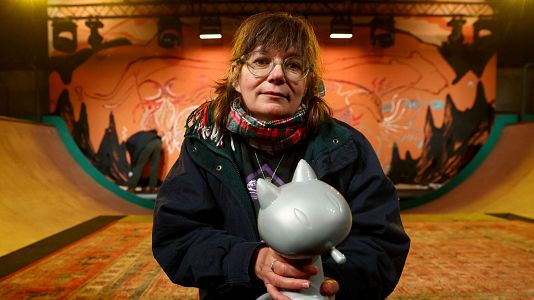 Anouk Ricard posa con el gran premio de Angulema (ROMAIN PERROCHEAU/AFP)