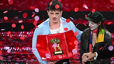 Olly arrasa en el Festival de Sanremo con "Balorda Nostalgia"