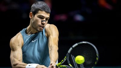 Carlos Alcaraz vence a Van de Zandschulp en Rterdam y venga la derrota de Rafa Nadal en su ltimo partido