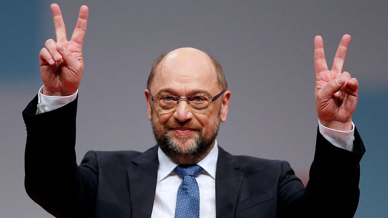 El SPD reelige a Schulz y aprueba el diálogo con Merkel para formar gobierno en Alemania