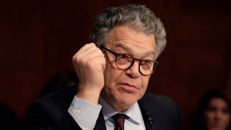 El popular senador demócrata Al Franken anuncia su dimisión tras ser acusado de acoso sexual
