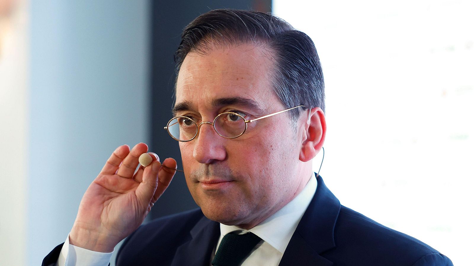 Albares responde al "inesperado" cese del embajador belga - Telediario 1 | Ver