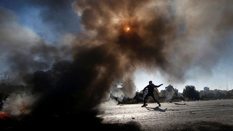 Dos palestinos muertos y más de 300 heridos en las protestas contra la decisión de Trump sobre Jerusalén