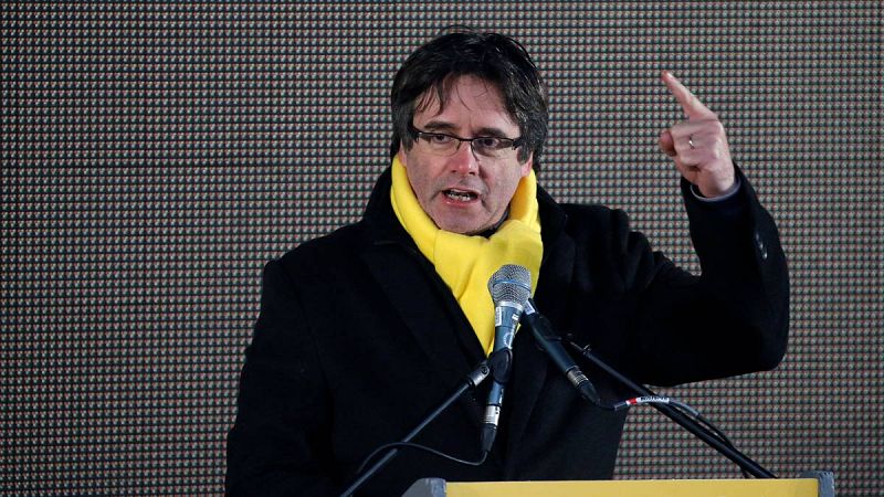 Puigdemont dice que solo tiene "un plan" que es "continuar siendo president" porque el Parlament no le ha "cesado"