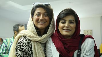 Las periodistas Nilufar Hamedi (i) y Elaheh Mohammadi (d).