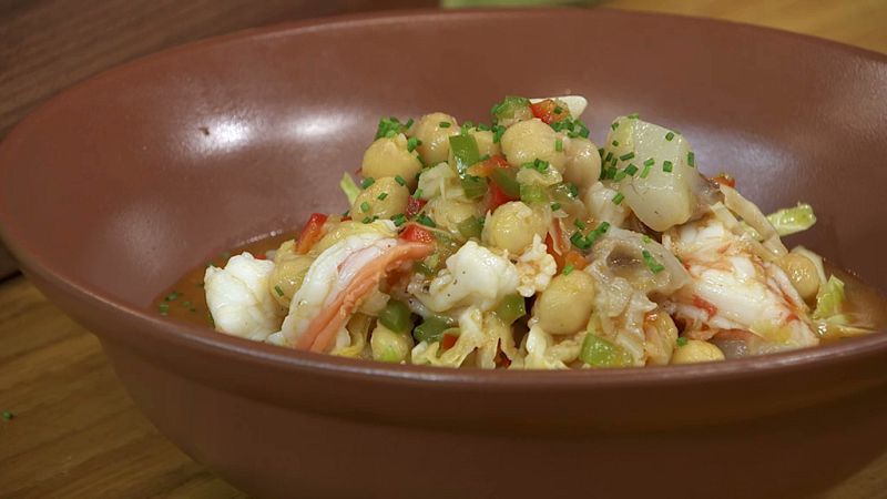 Garbanzos con langostinos