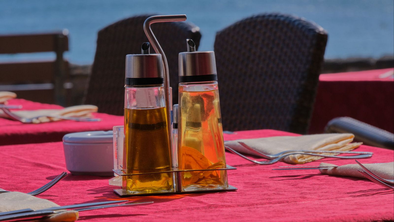 ¿Se siguen usando aceiteras rellenables? - Telediario 1 | Ver