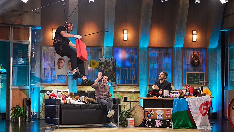 El superhombre de la montaña Kílian Jornet y la banda Cupido, en La Revuelta | Programa completo