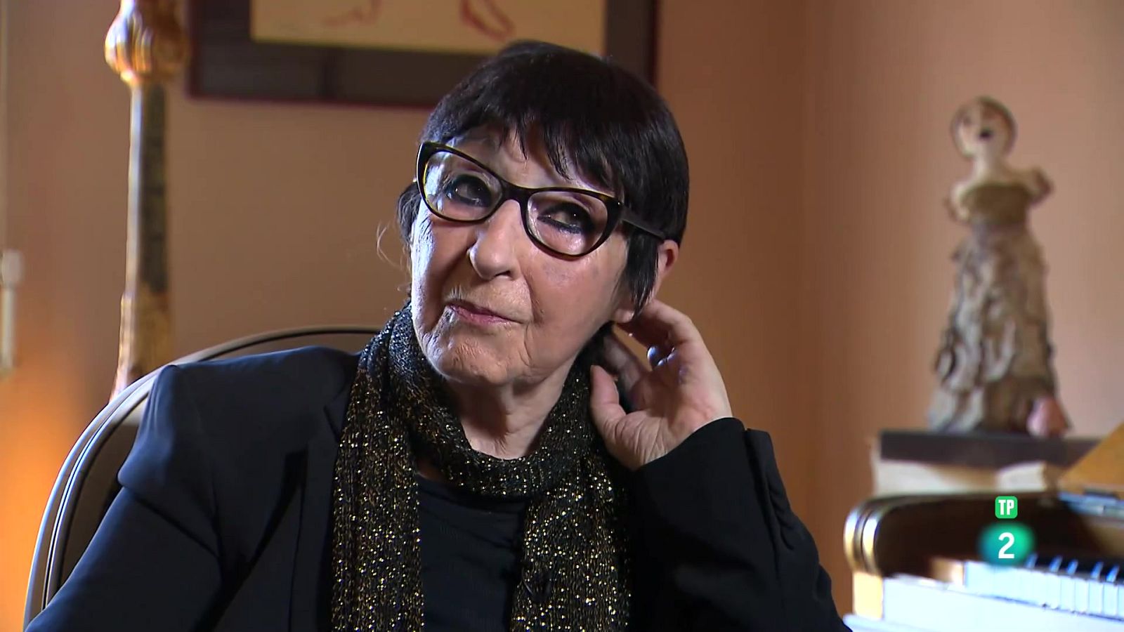 Mirna Lacambra - Únics | RTVE Catalunya - Únics | Veure