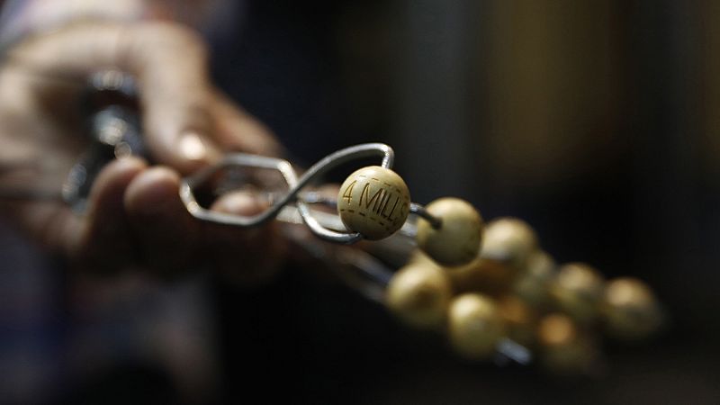 Los bombos de la Lotería de Navidad llegan al Teatro Real