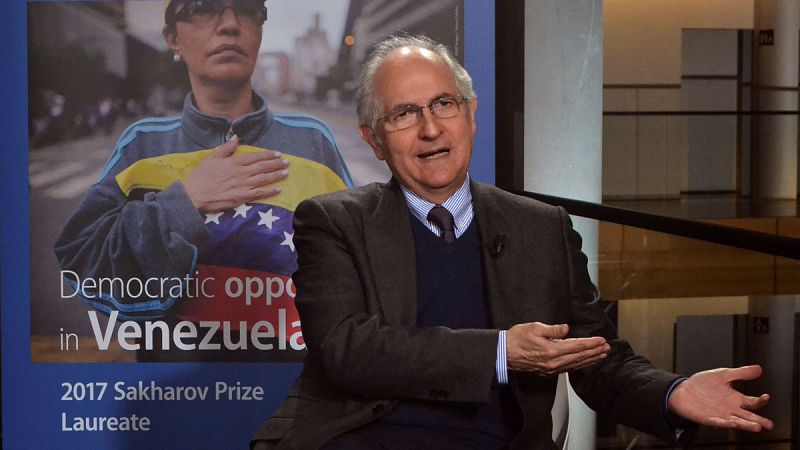La oposición de Venezuela asegura que "no dejará de luchar" al recibir el premio Sájarov