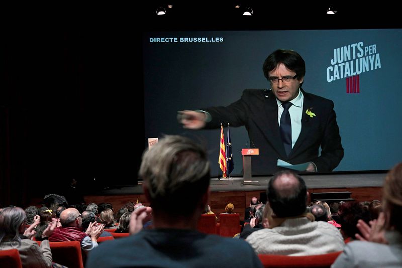 Puigdemont cree que la "mejor política social" que se puede hacer en Cataluña es la independencia