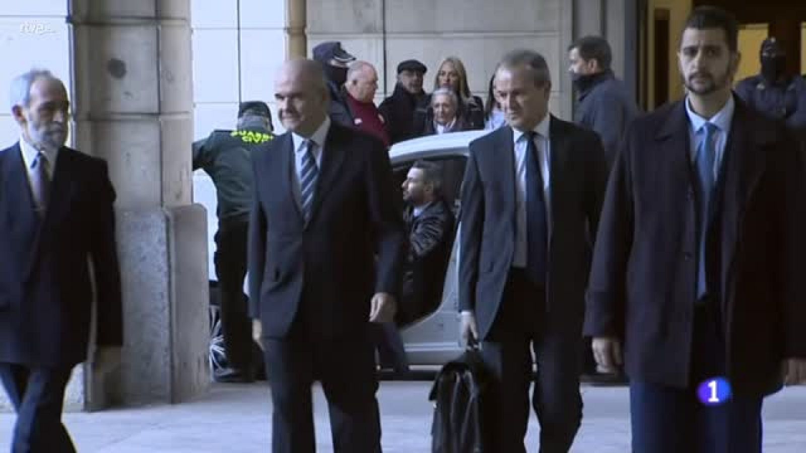 Comienza el juicio de los ERE que sienta en el banquillo a 22 exaltos cargos de la Junta de Andalucía | Ver