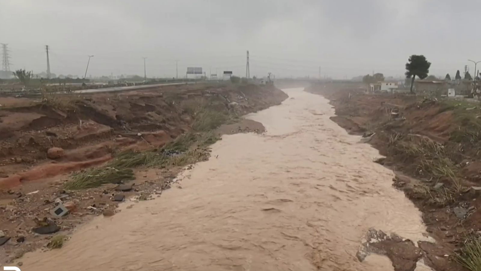 El pico de llamadas al 112 fue tres horas antes de la alerta de la dana | Ver