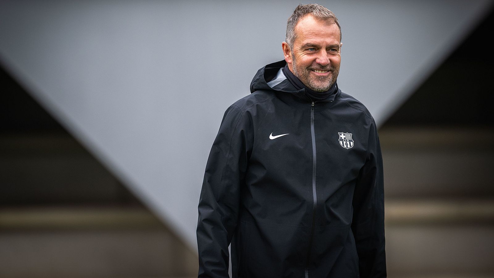 Flick: "Tenemos que ser mejores que el Benfica defensivamente" - Champions League | Ver