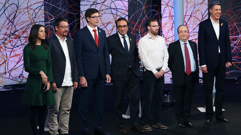 ERC dice 'no' a investir a Puigdemont si gana Junqueras y Ciudadanos se topa con un muro para poder gobernar