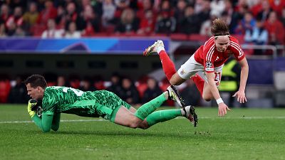 Szczesny se redime en Lisboa