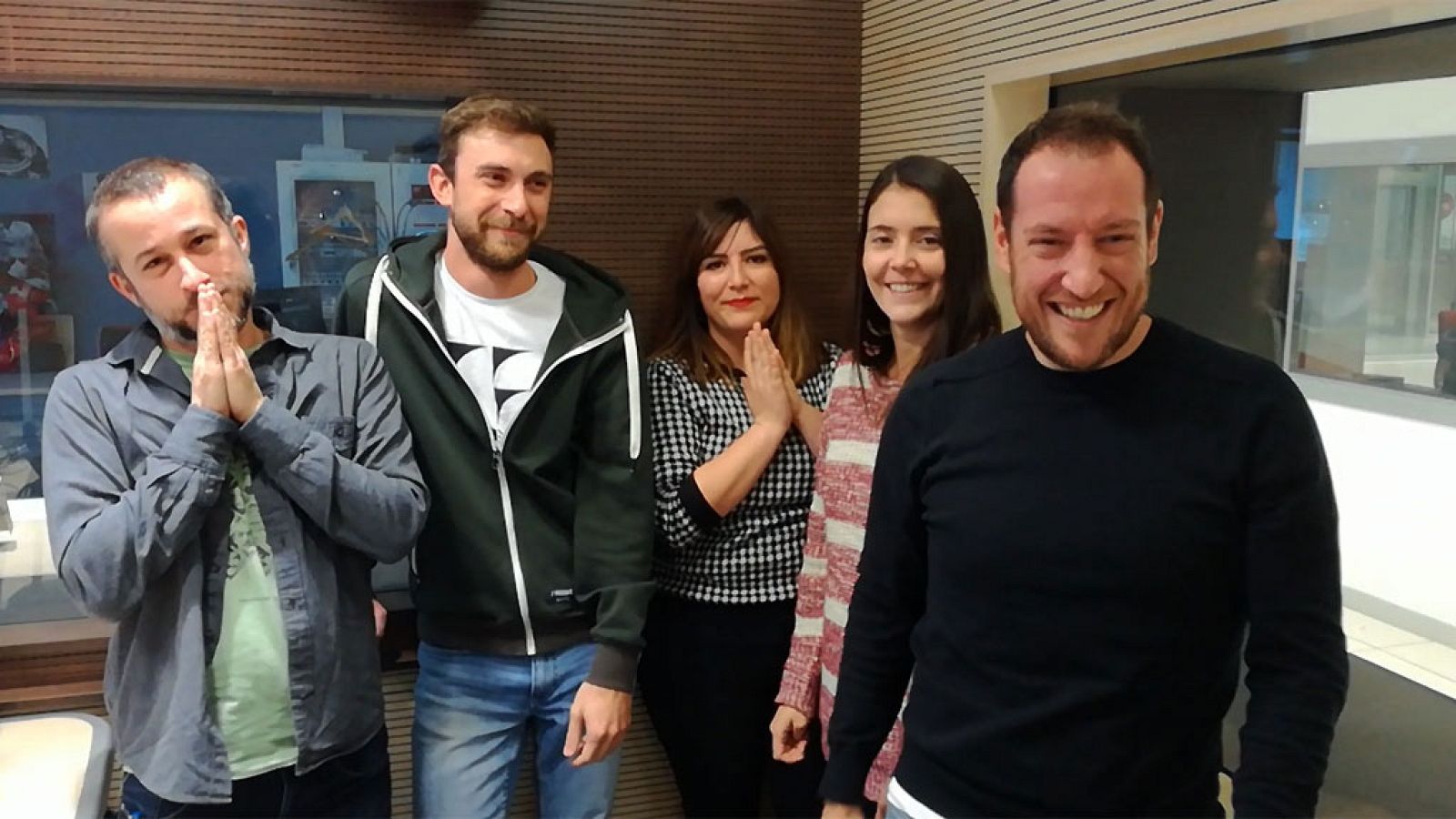 Radiopasión - Las escenas más divertados de la grabación de 'Radiopasión' - Ver ahora