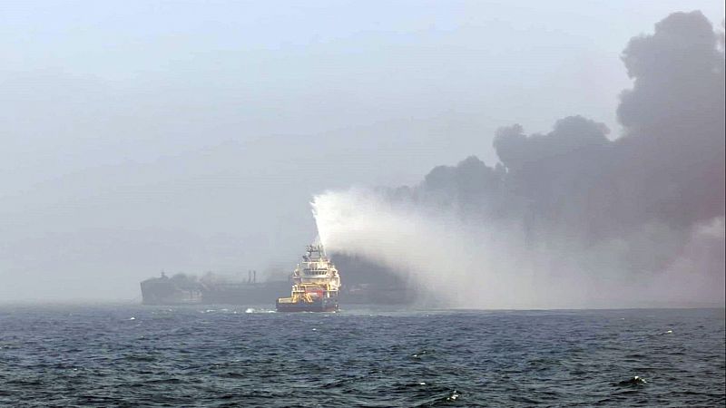 El choque de un petrolero y un carguero en el mar del Norte desata la alarma medioambiental