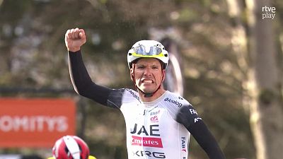 Almeida reina en el caos de la cuarta etapa de la Pars -Niza y Vingegaard se enfunda el maillot amarillo