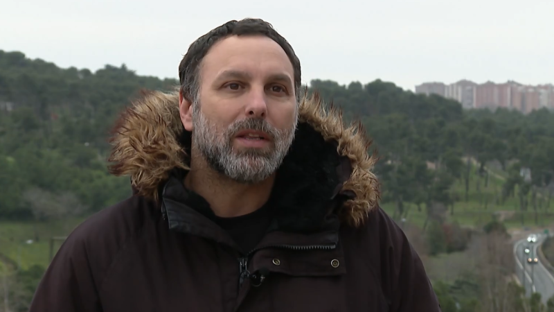 Arbide, autor de 'Con el agua al cuello': "Las devoluciones en caliente en Grecia son herramienta central de la gestión migratoria"